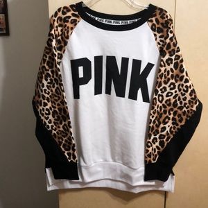 🐆🐆🐆🐆 NWT VS Pink Cheetah Pullover
